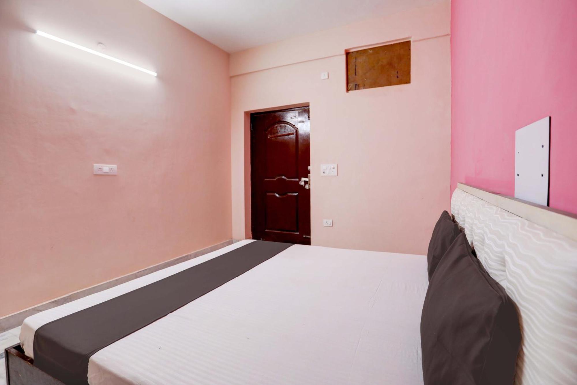 Hotel O Tilak Hotel 24 Sector 27 Near By Vinayak Hospital Gali No-6 โนอิดา ภายนอก รูปภาพ