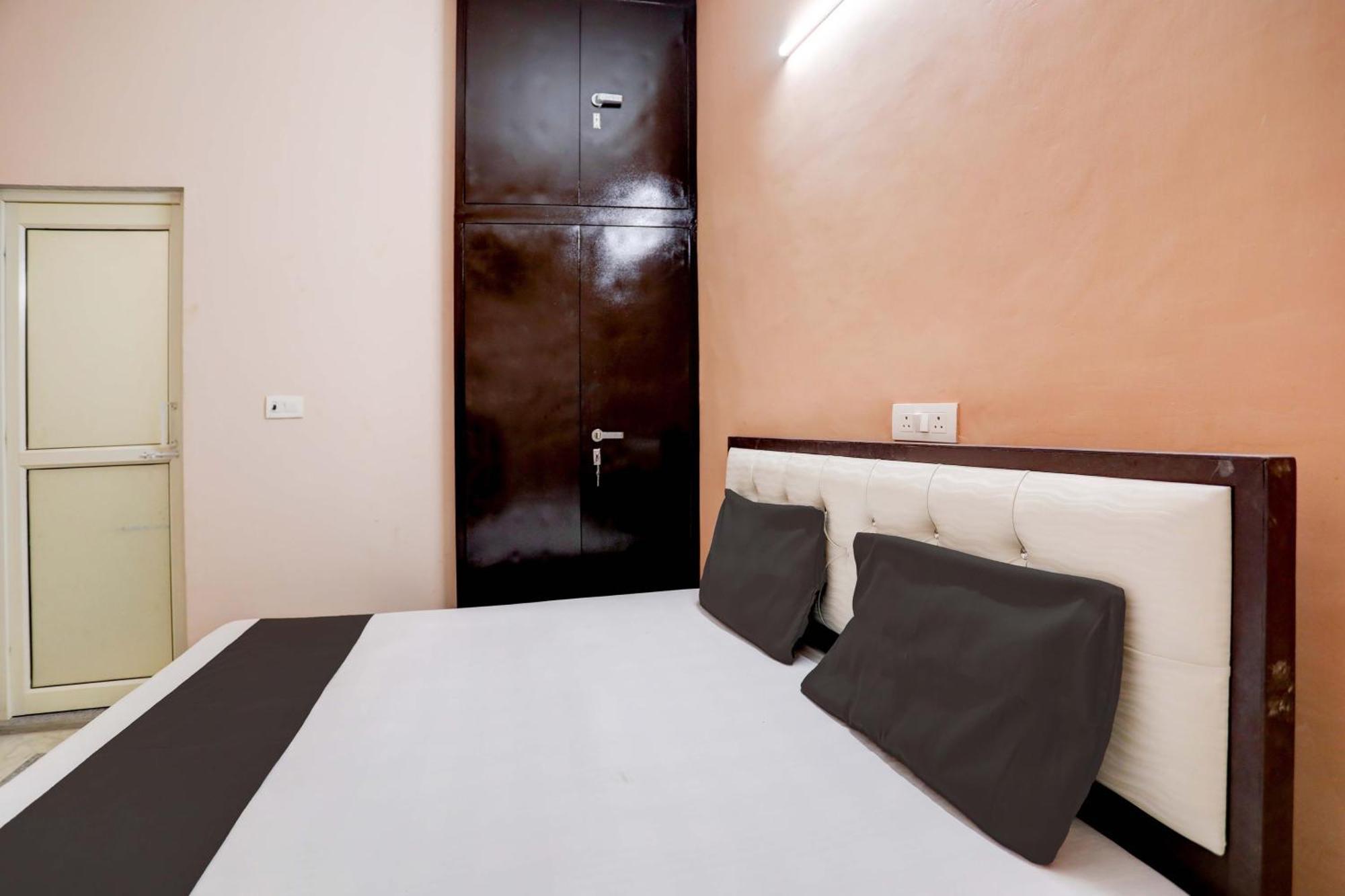 Hotel O Tilak Hotel 24 Sector 27 Near By Vinayak Hospital Gali No-6 โนอิดา ภายนอก รูปภาพ